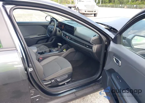 2025 Kia K4 Lxs из США, поврежденный, VIN 3KPFT4DE8SE139348